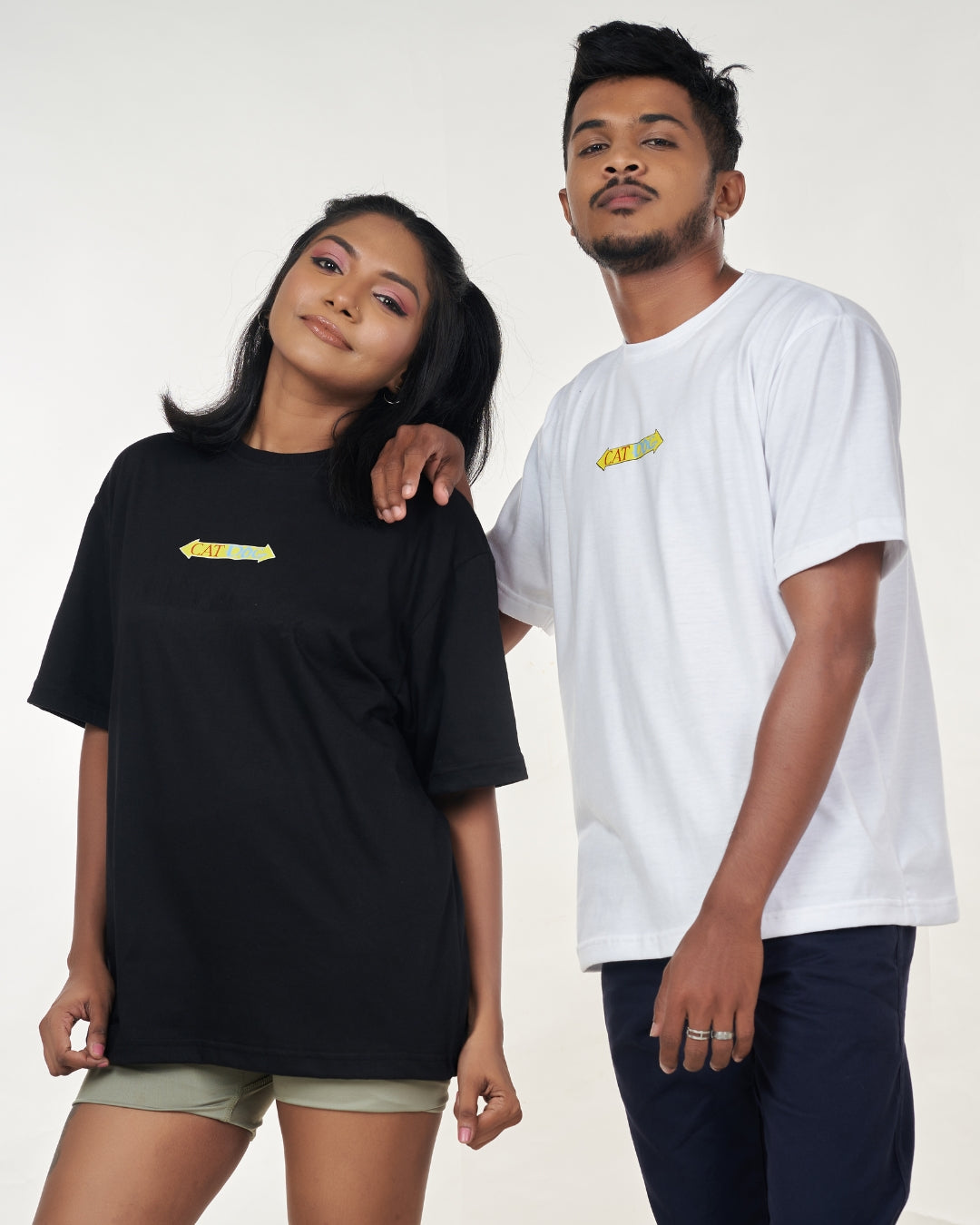 CATS AND DOGS GRAPHIC TEE